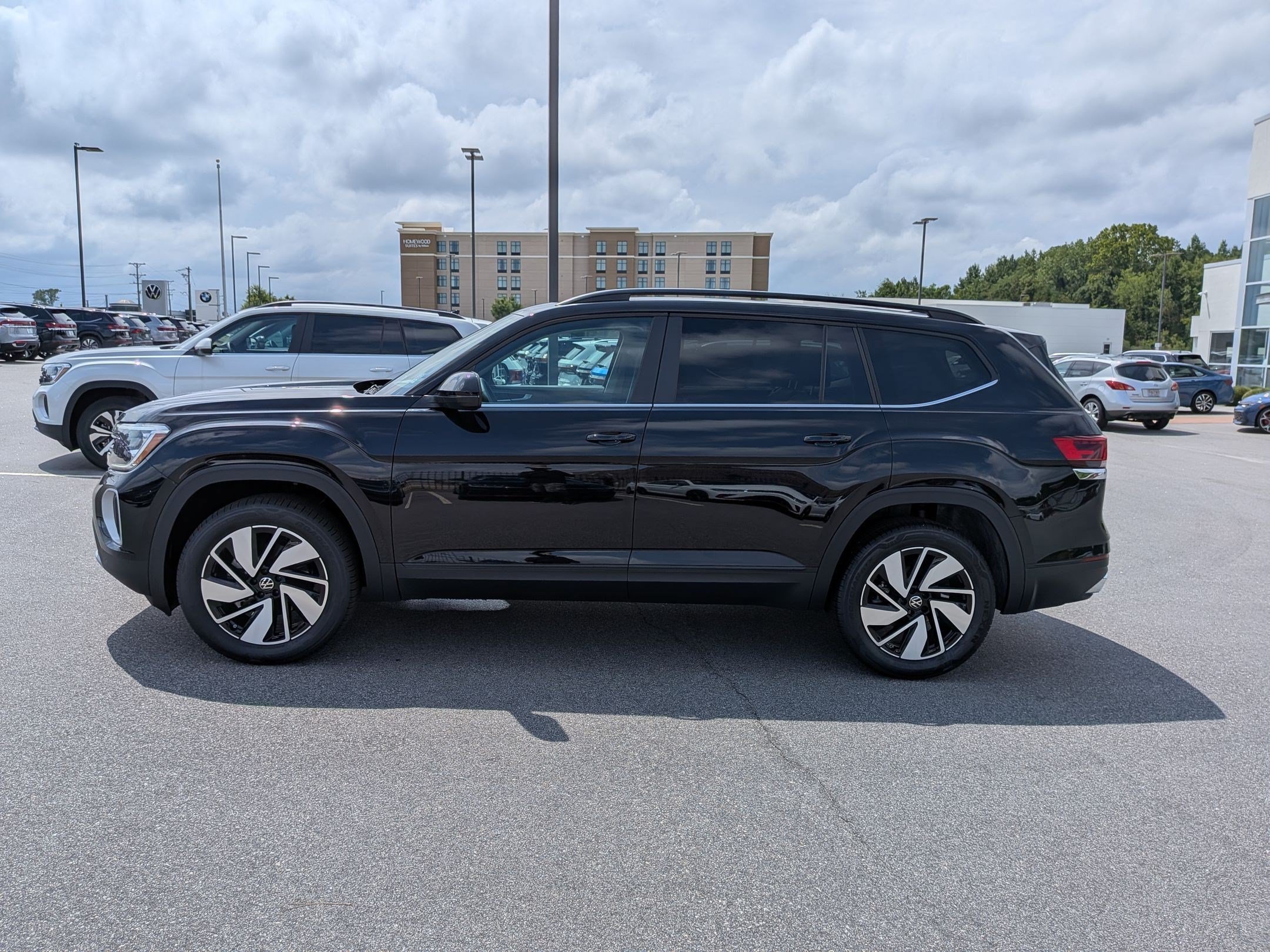 New 2026 Volkswagen Atlas SE FWD image 6