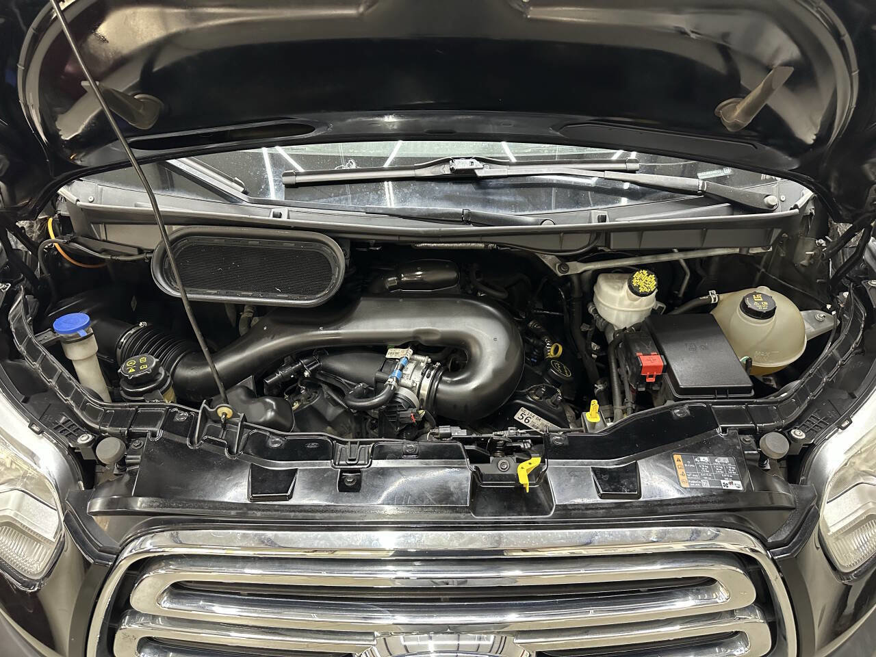 Used 2019 Ford Transit 350 XLT image 7