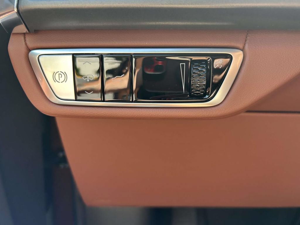 New 2027 Cadillac Vistiq Sport AWD/4WD image 22