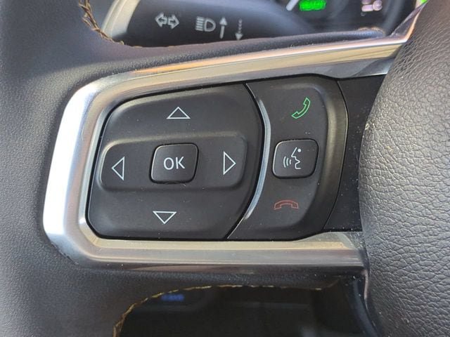 Used 2024 Jeep Wrangler Unlimited Sahara w/ Technology Group AWD/4WD image 25