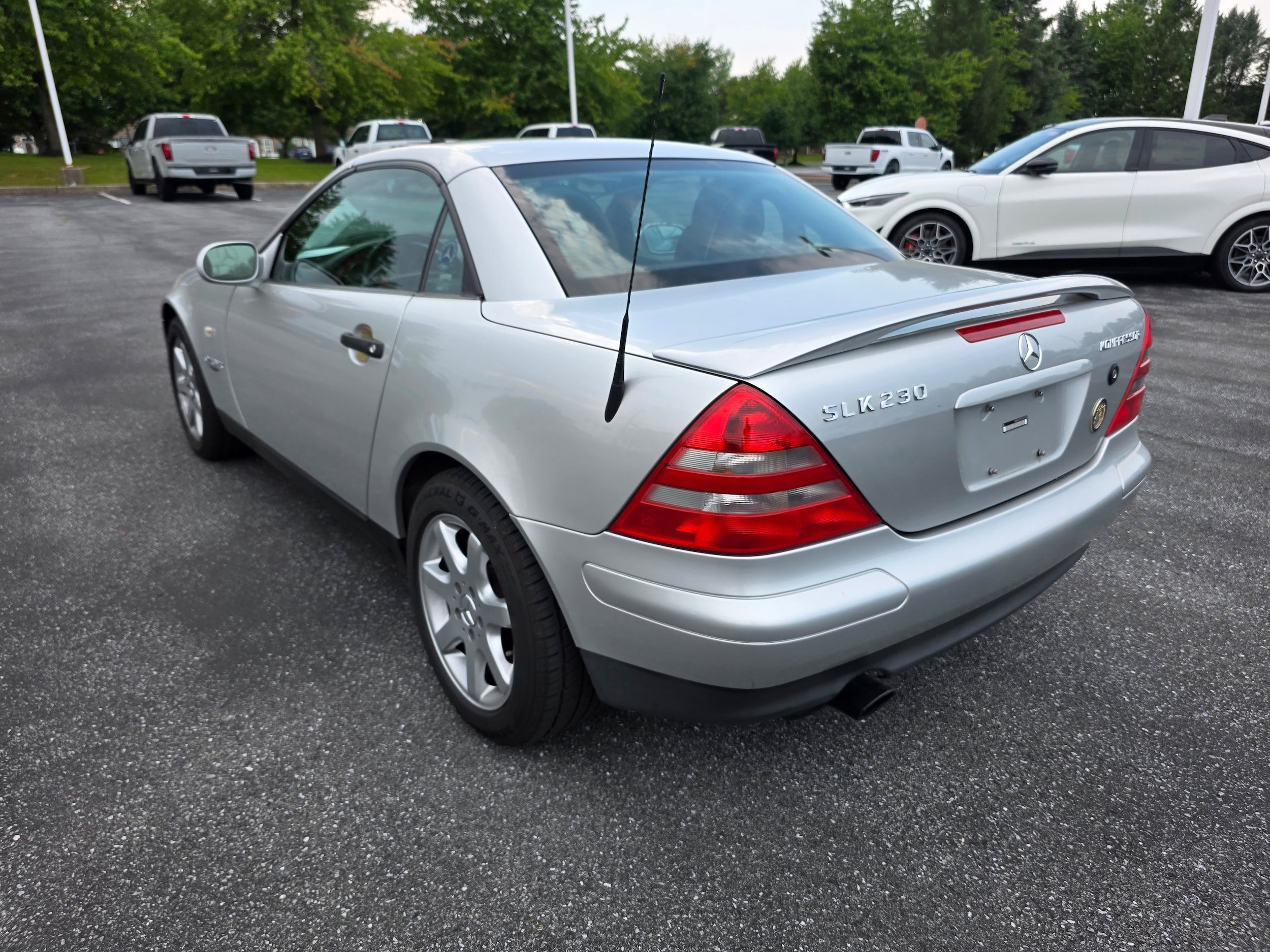 Used 1998 Mercedes-Benz SLK 230 image 3