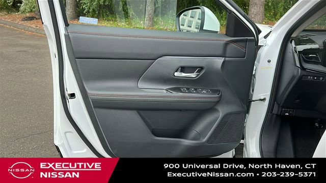 Used 2025 Nissan Kicks SR w/ Interior Electronics Package FWD image 9