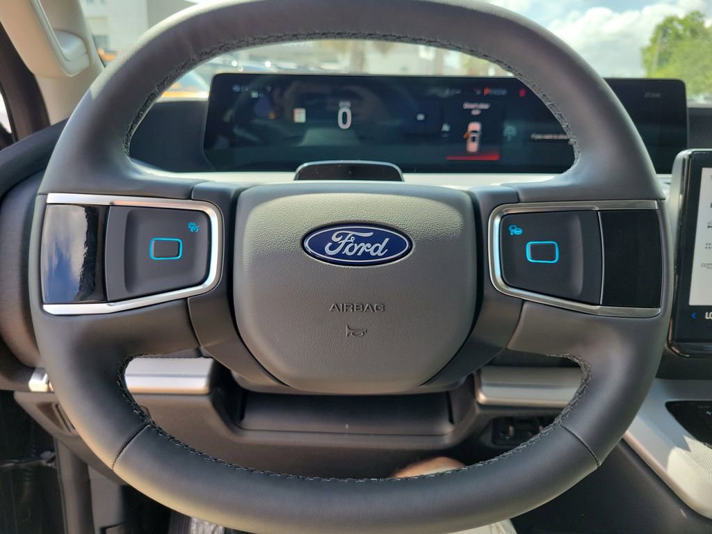 New 2026 Ford Expedition Active image 19