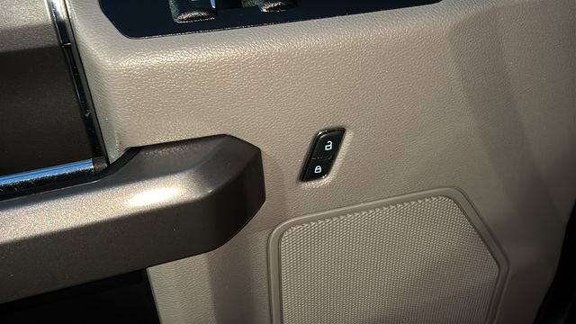 Used 2016 Ford F150 XLT w/ Equipment Group 302A Luxury image 10