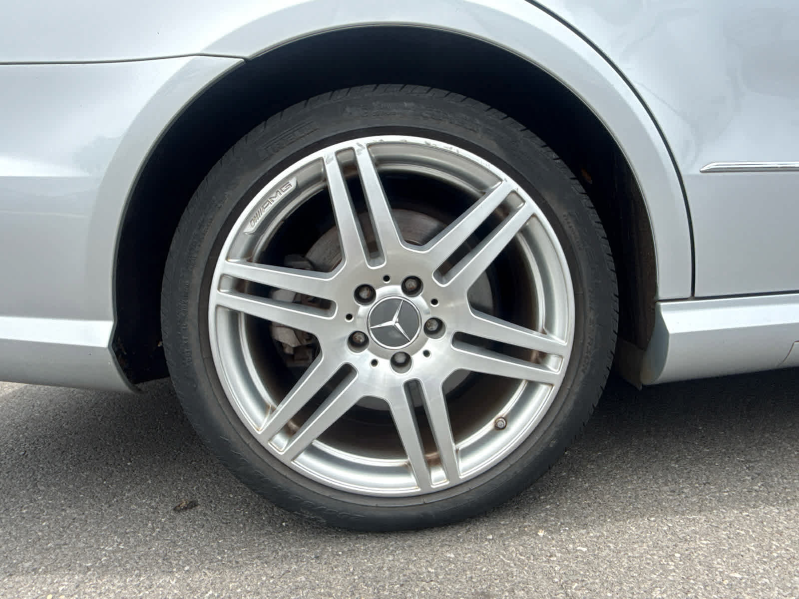 Used 2010 Mercedes-Benz E 550 Sedan image 18