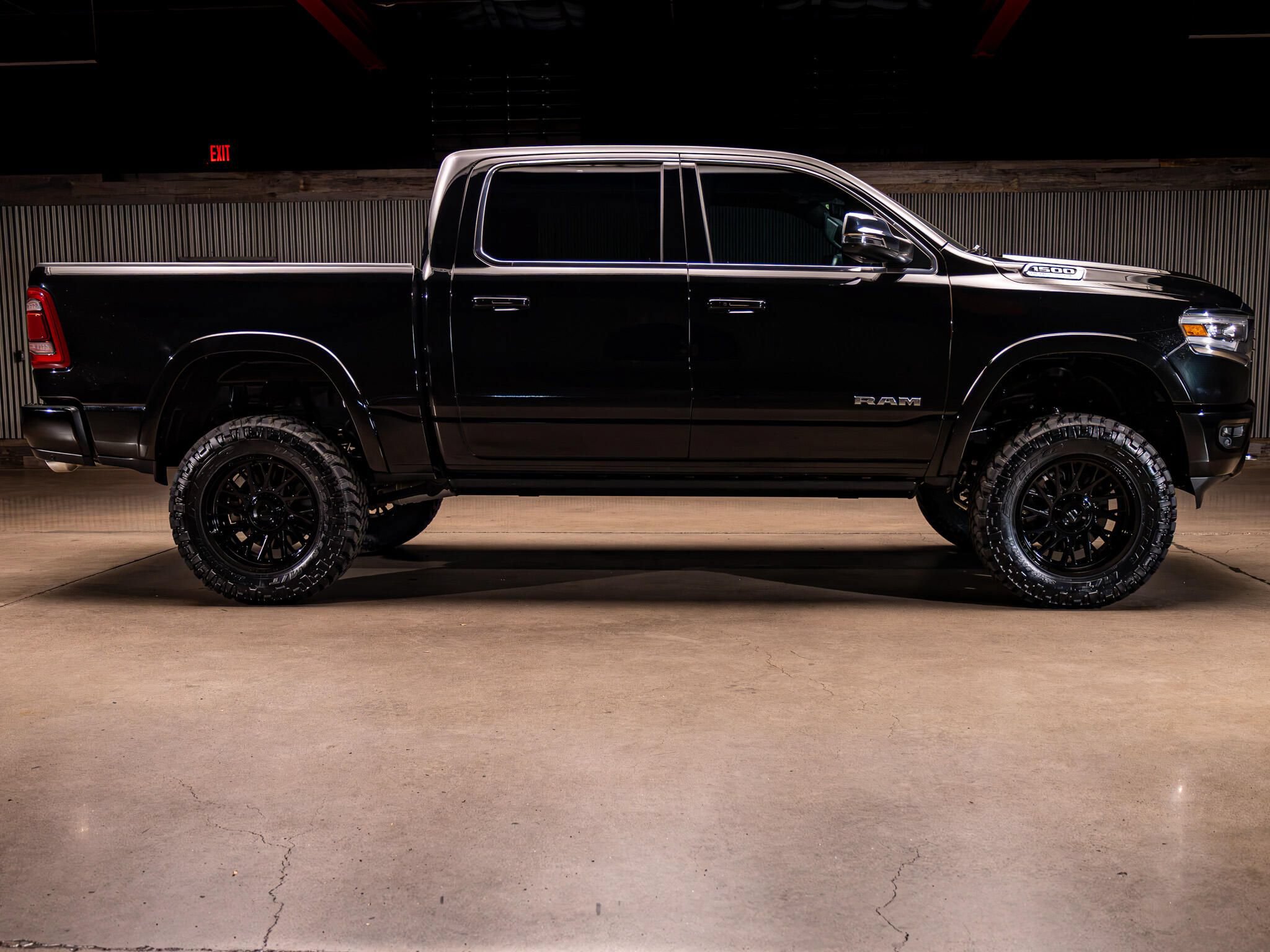 Used 2023 RAM 1500 Limited AWD/4WD image 11
