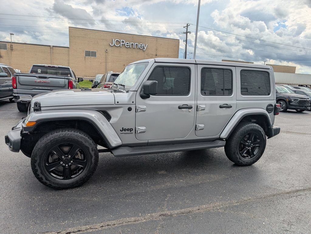 Used 2021 Jeep Wrangler Unlimited Sahara AWD/4WD image 4