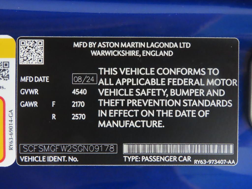 Used 2025 Aston Martin V8 Vantage Coupe image 32