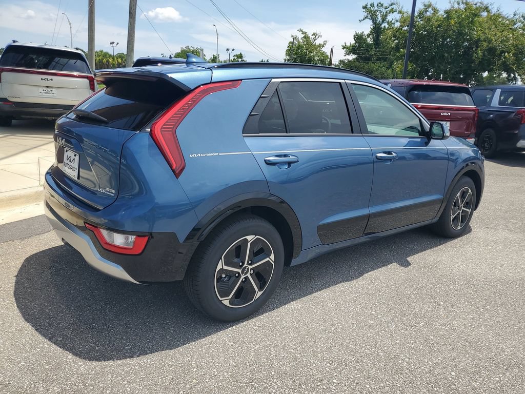 New 2026 Kia Niro FWD image 4