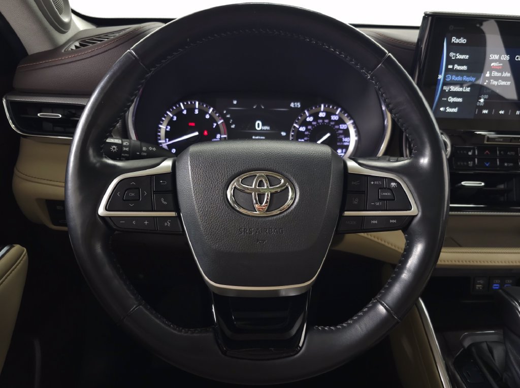 Used 2022 Toyota Highlander Platinum FWD image 22