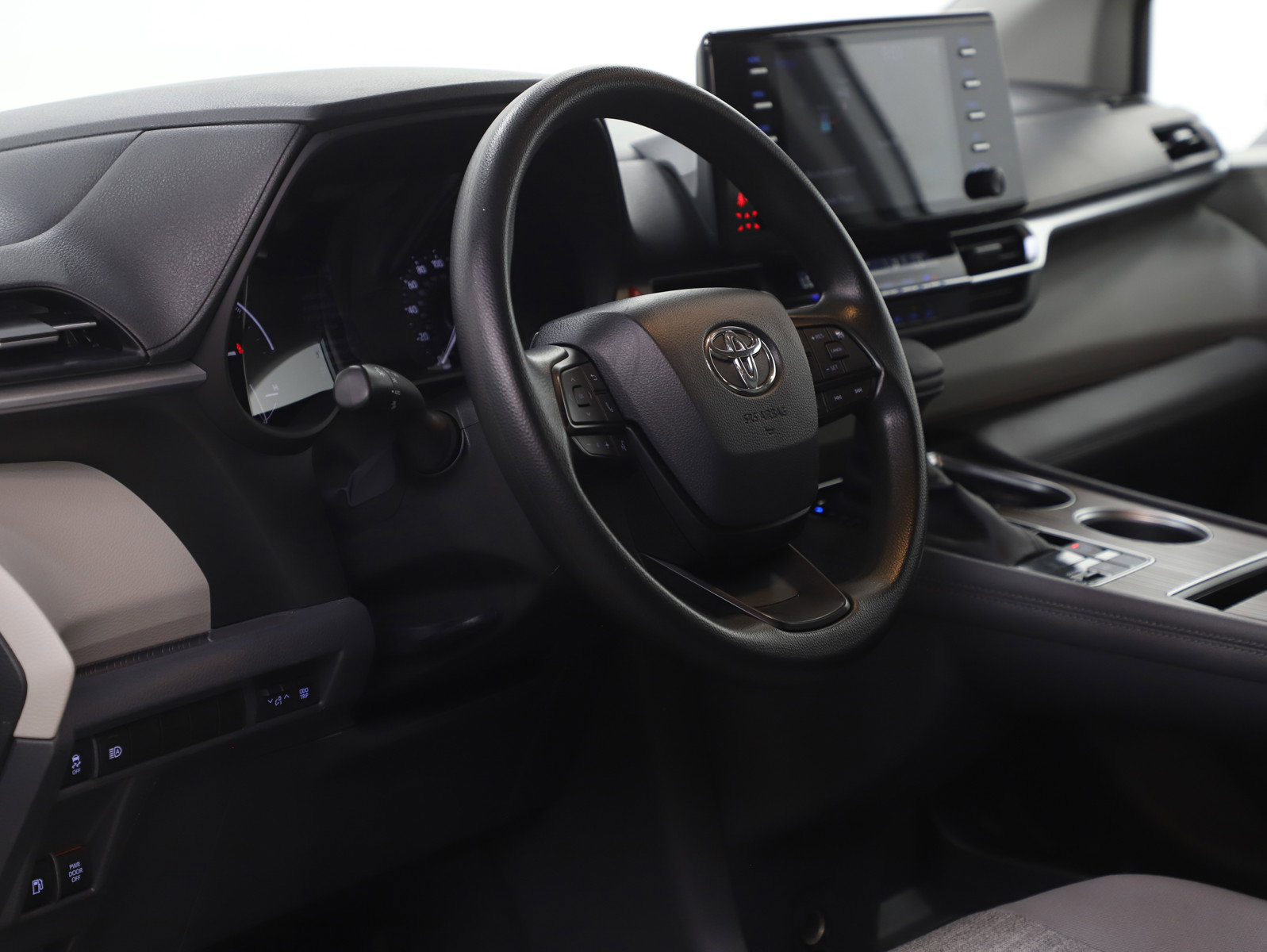 Used 2022 Toyota Sienna LE FWD image 25