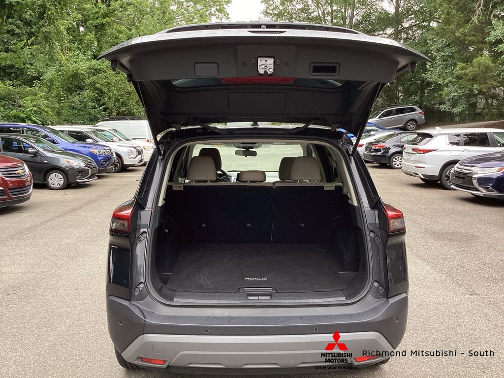 Used 2023 Nissan Rogue SV FWD image 16