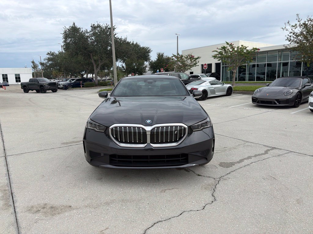 Used 2024 BMW i5 eDrive40i w/ Premium Package RWD image 2
