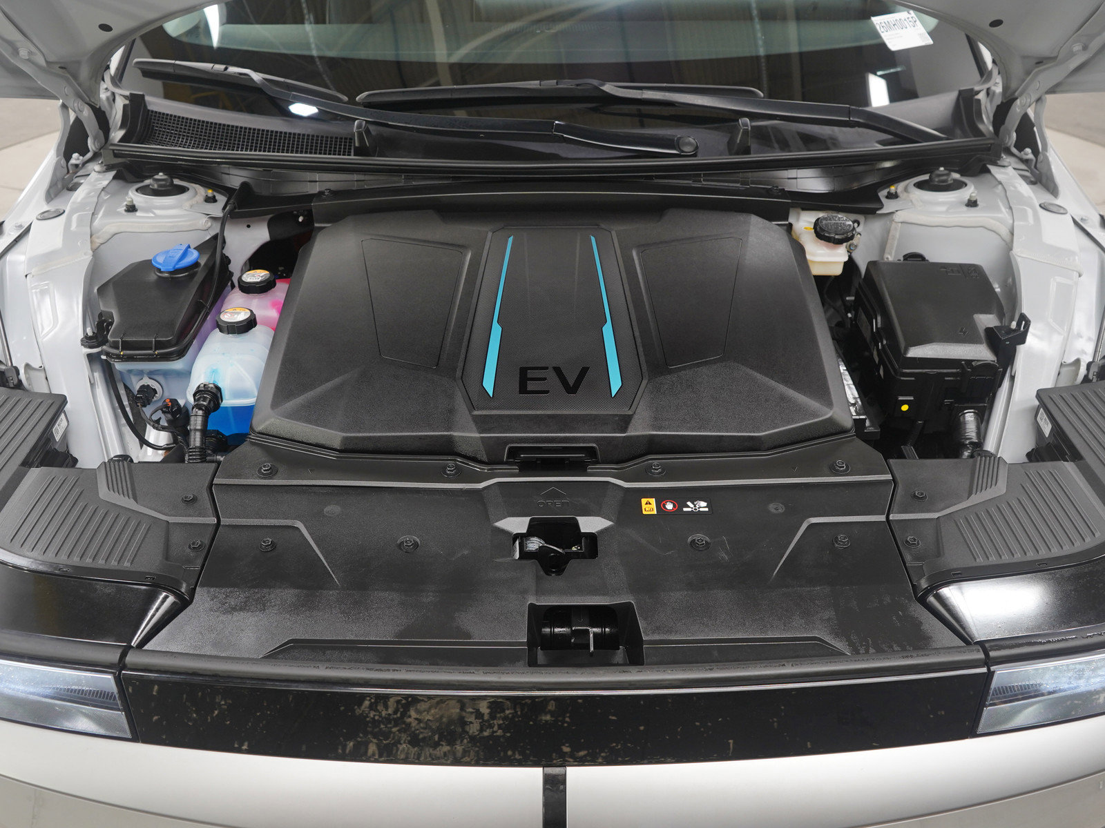 Certified 2023 Hyundai Ioniq 5 SEL w/ Cargo Package image 28