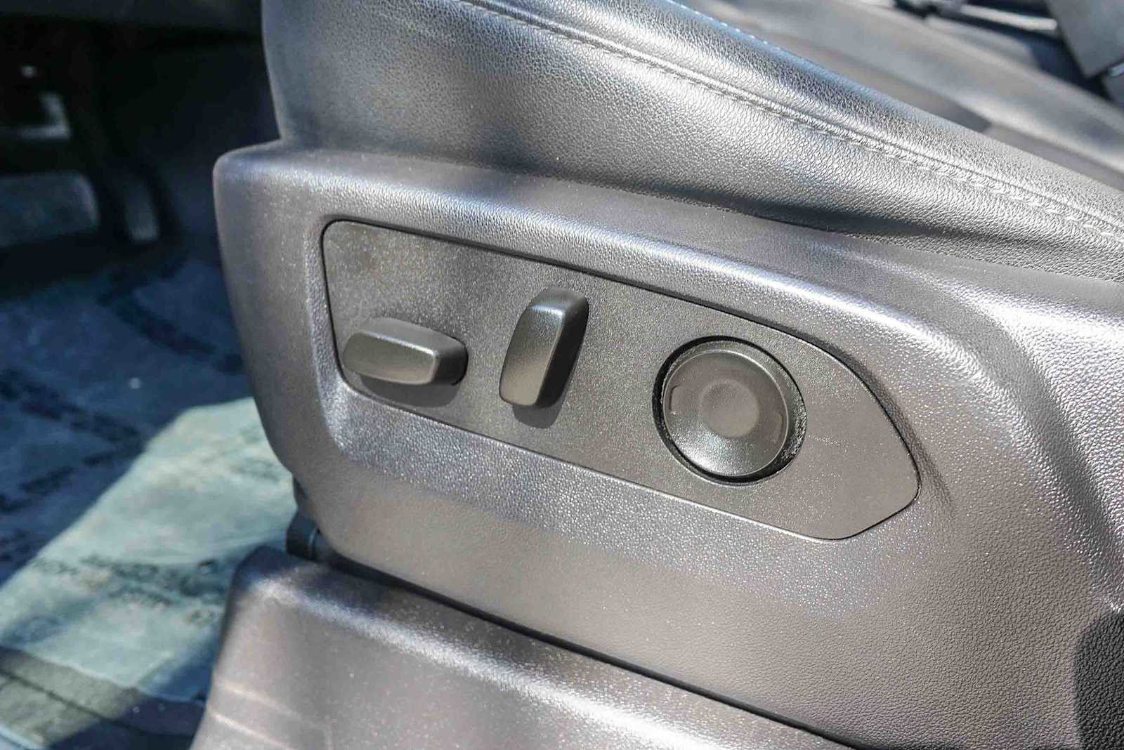 Used 2024 GMC Sierra 1500 SLT image 11