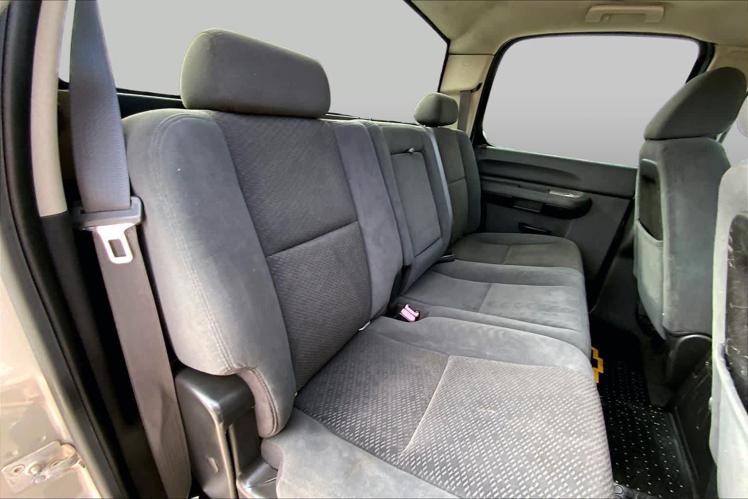 Used 2007 Chevrolet Silverado 1500 LT w/ 1LT Convenience Package AWD/4WD image 18