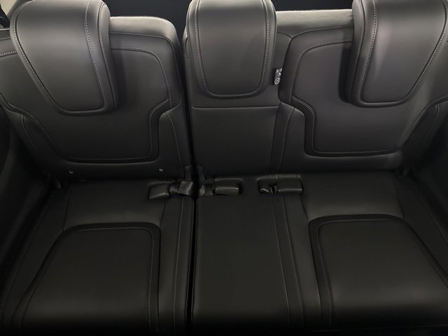 New 2025 Nissan Armada SV image 28