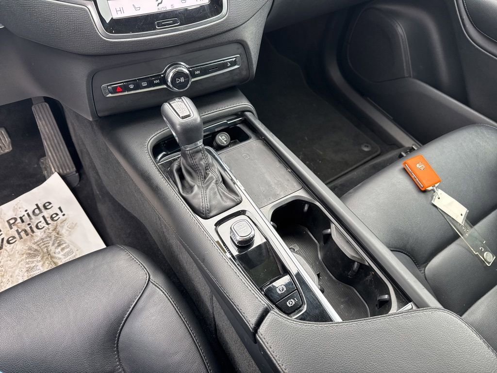 Used 2022 Volvo XC90 T5 Momentum w/ Climate Package image 27