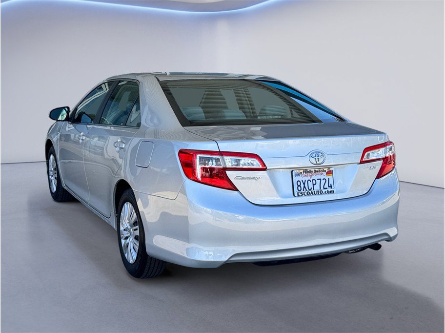 Used 2012 Toyota Camry LE FWD image 4