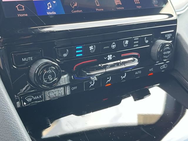 New 2025 Jeep Grand Cherokee Limited w/ Luxury Tech Group II image 25