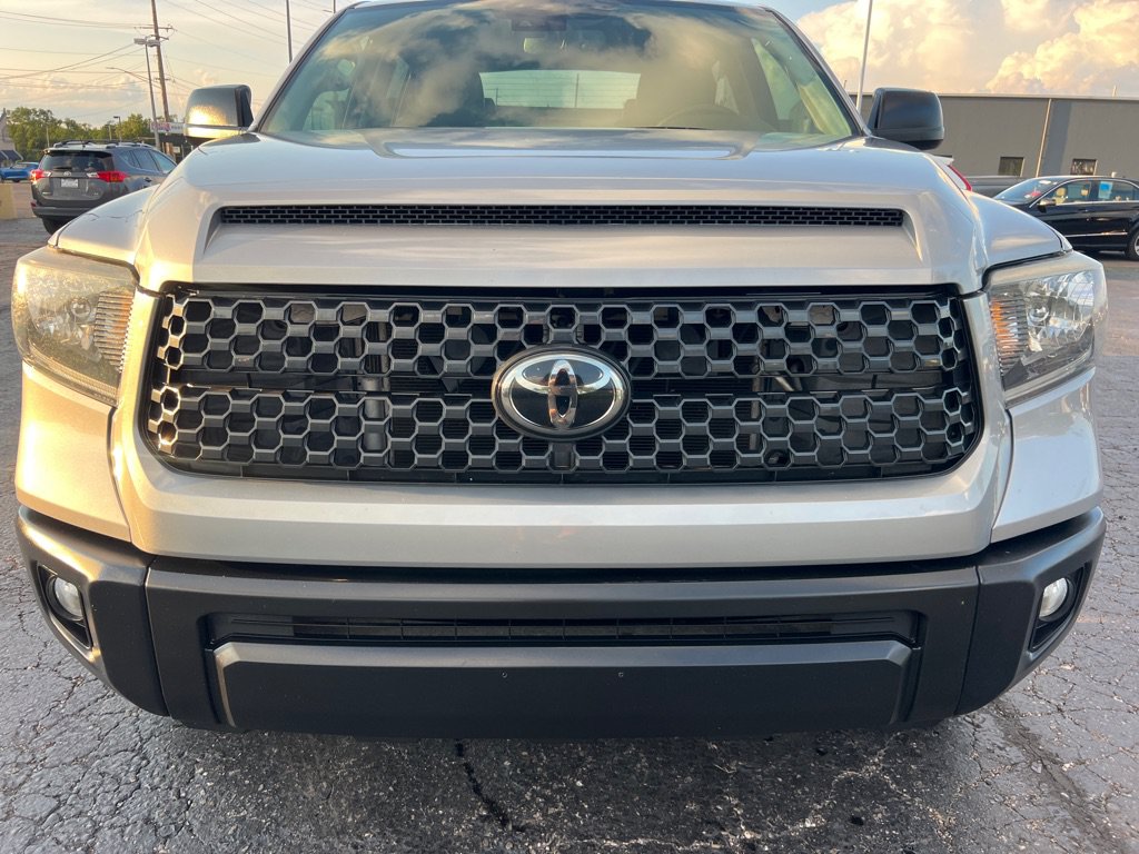 Used 2020 Toyota Tundra SR5 w/ SR5 Leather Package AWD/4WD image 2