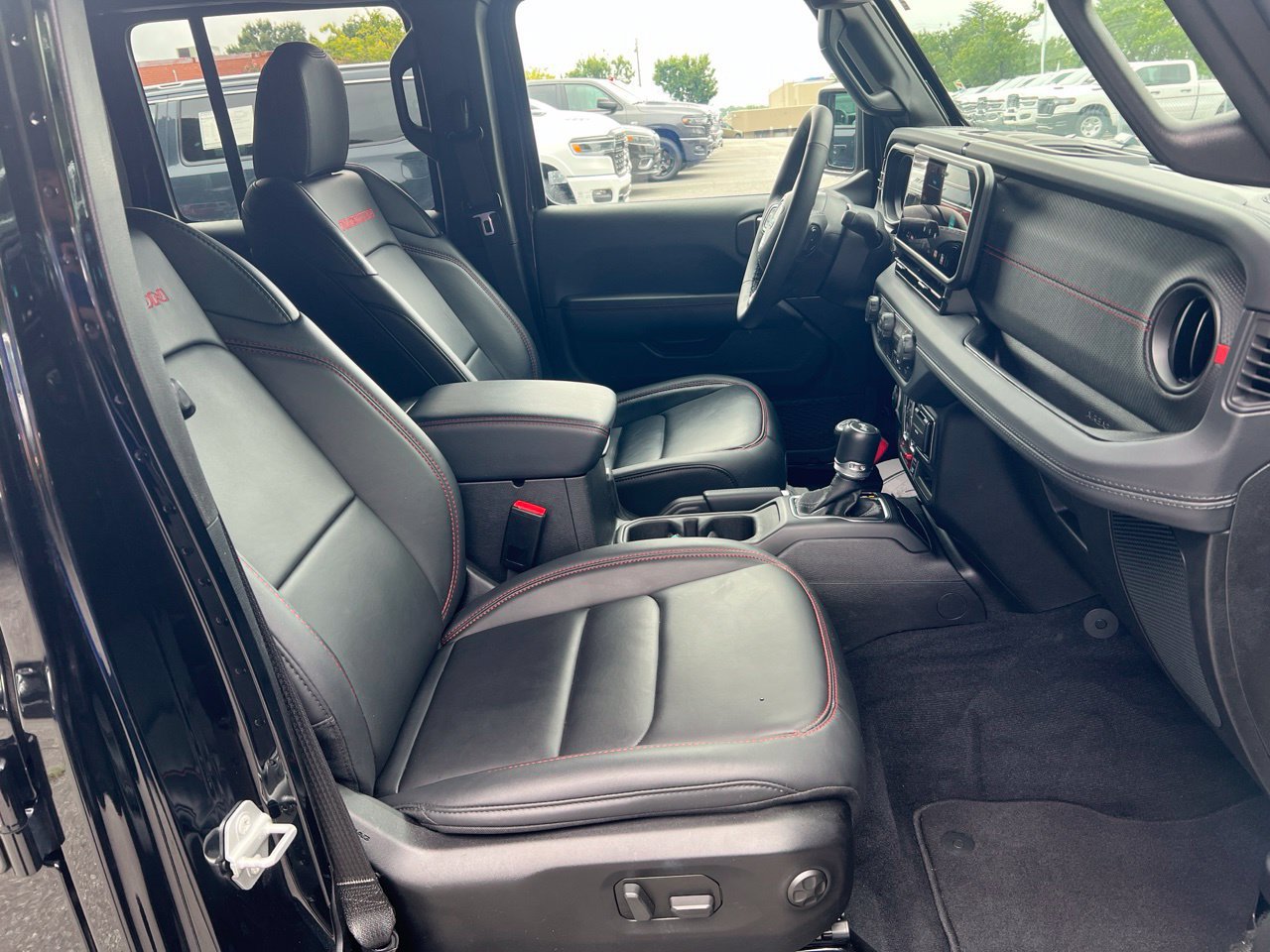 Used 2026 Jeep Wrangler Unlimited Rubicon AWD/4WD image 18