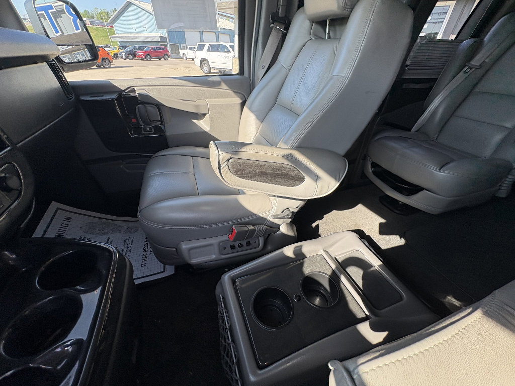Used 2019 Chevrolet Express 2500 Extended w/ Enhanced Convenience Package RWD image 34