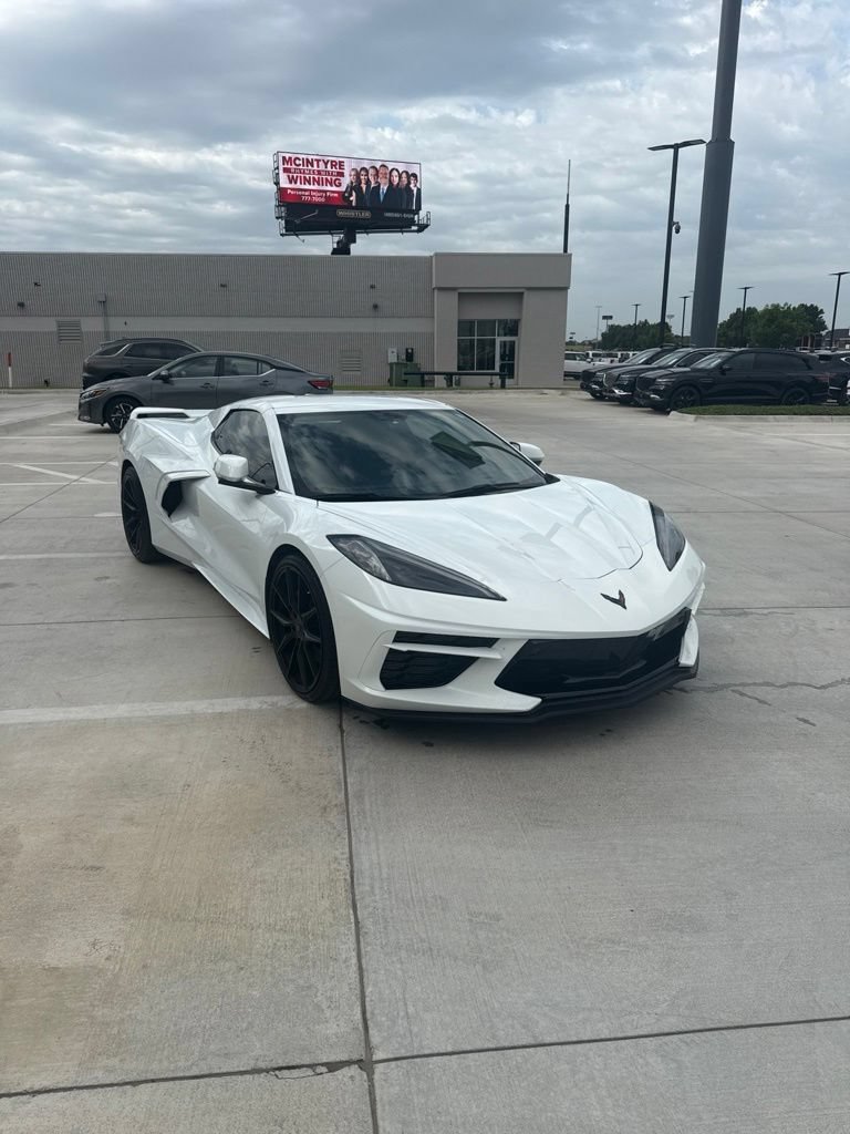 Used 2022 Chevrolet Corvette Stingray Premium Conv w/ Z51 Performance Package RWD image 3