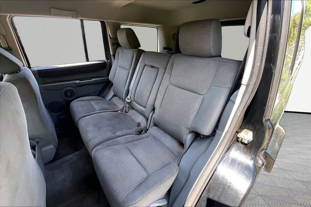 Used 2006 Jeep Commander 4WD image 25