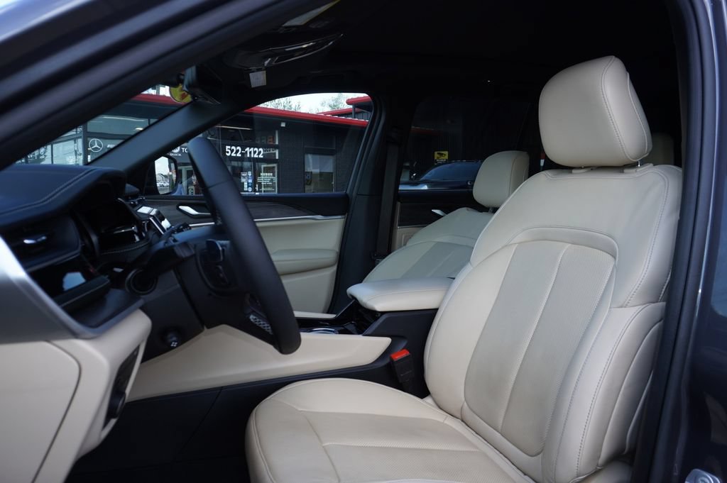 Used 2022 Jeep Grand Cherokee Limited 4xe w/ Luxury Tech Group II AWD/4WD image 23