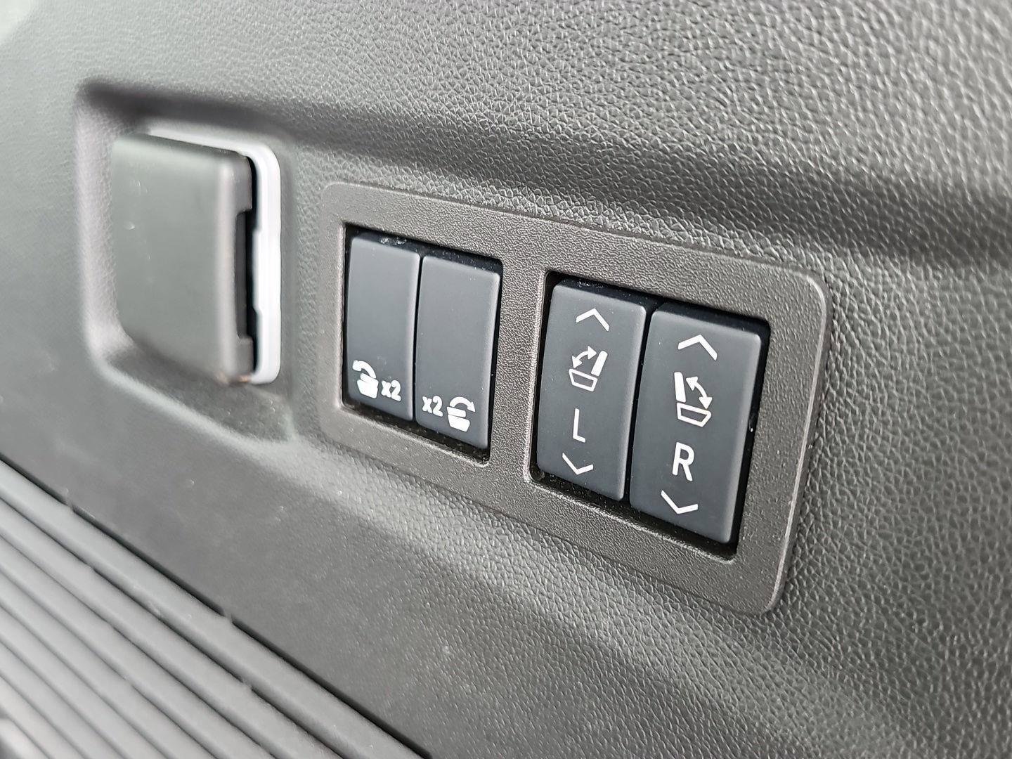 Used 2025 GMC Yukon Denali image 34