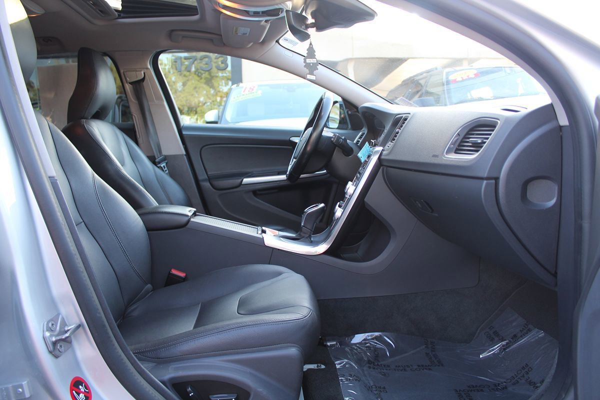 Used 2018 Volvo V60 T5 Cross Country AWD/4WD image 22