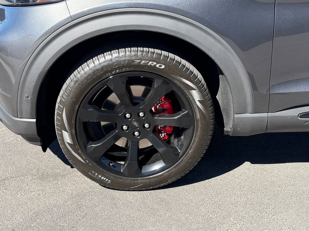 Used 2020 Ford Explorer ST w/ ST Street Pack image 29