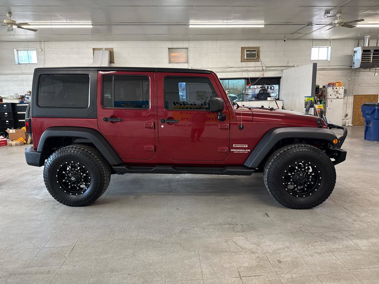 Used 2012 Jeep Wrangler Unlimited Sport image 77