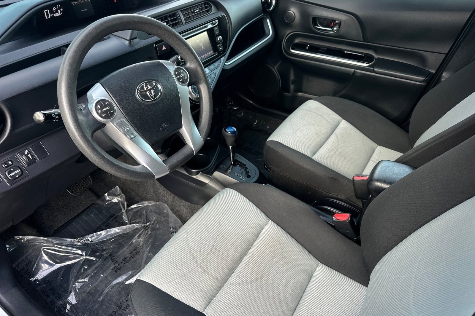 Used 2015 Toyota Prius C Two image 10