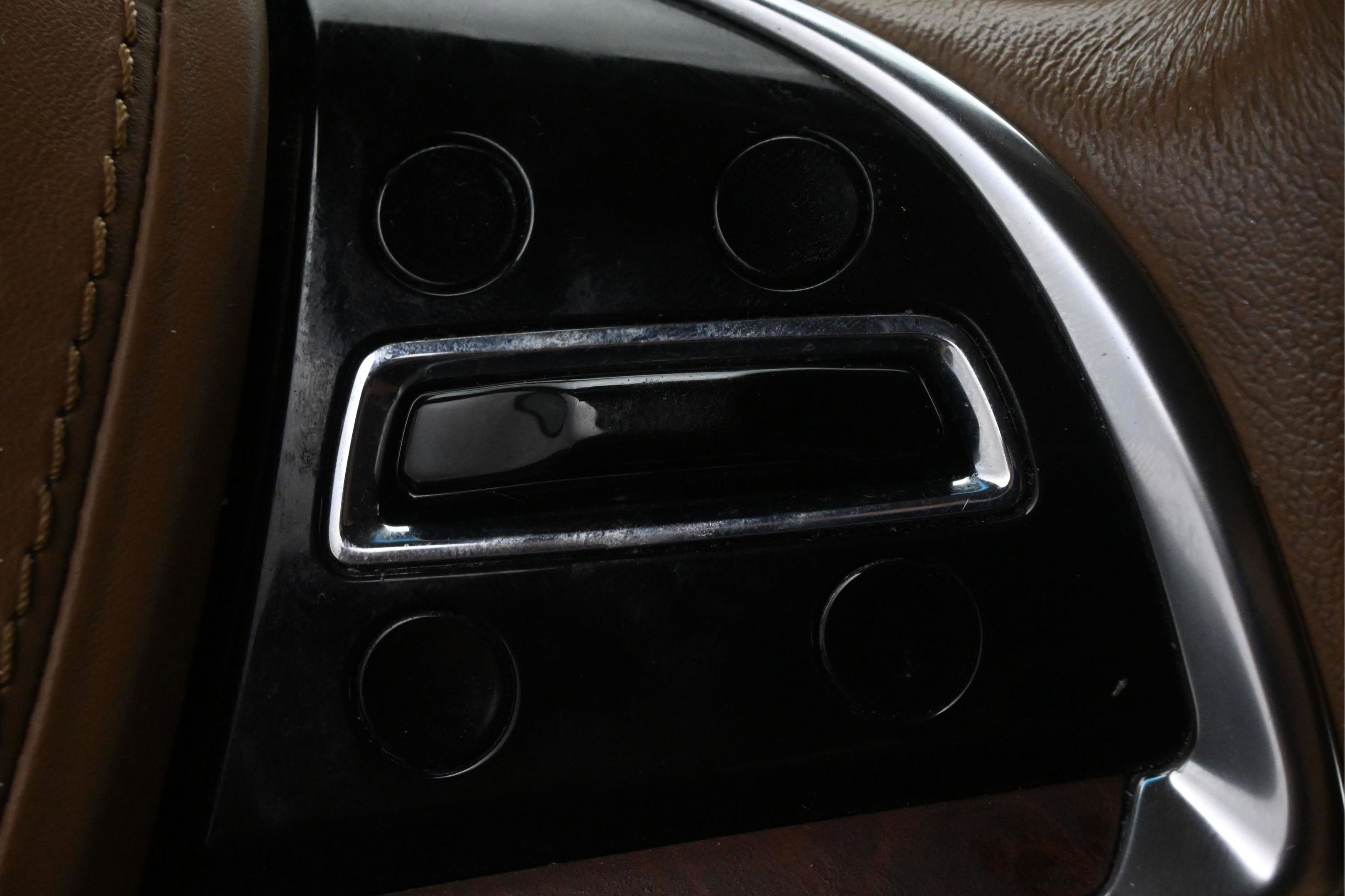 Used 2016 Cadillac Escalade ESV Platinum AWD/4WD image 25