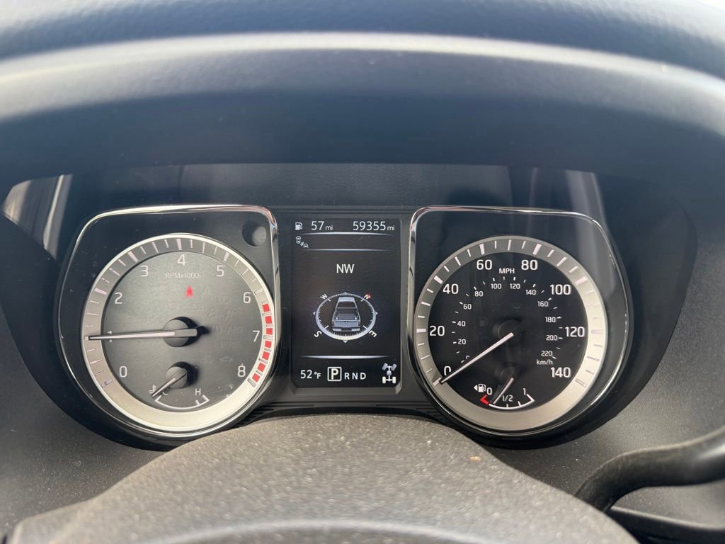 Used 2018 Nissan Titan SV w/ SV Convenience Package AWD/4WD image 9