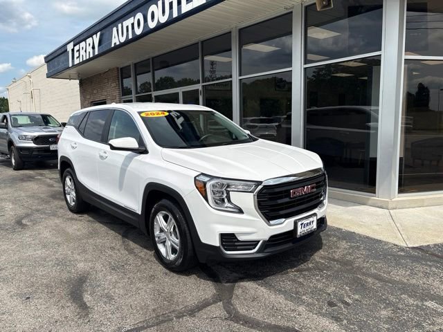 Used 2024 GMC Terrain SLE FWD image 2