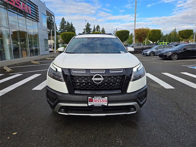 Used 2025 Nissan Pathfinder Rock Creek image 3