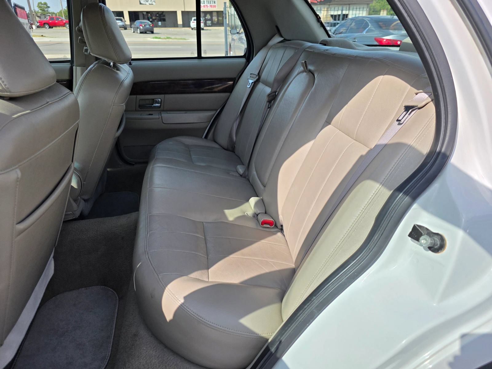 Used 2010 Mercury Grand Marquis LS RWD image 9