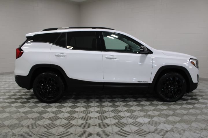 Used 2021 GMC Terrain SLT w/ Elevation Edition AWD/4WD image 12