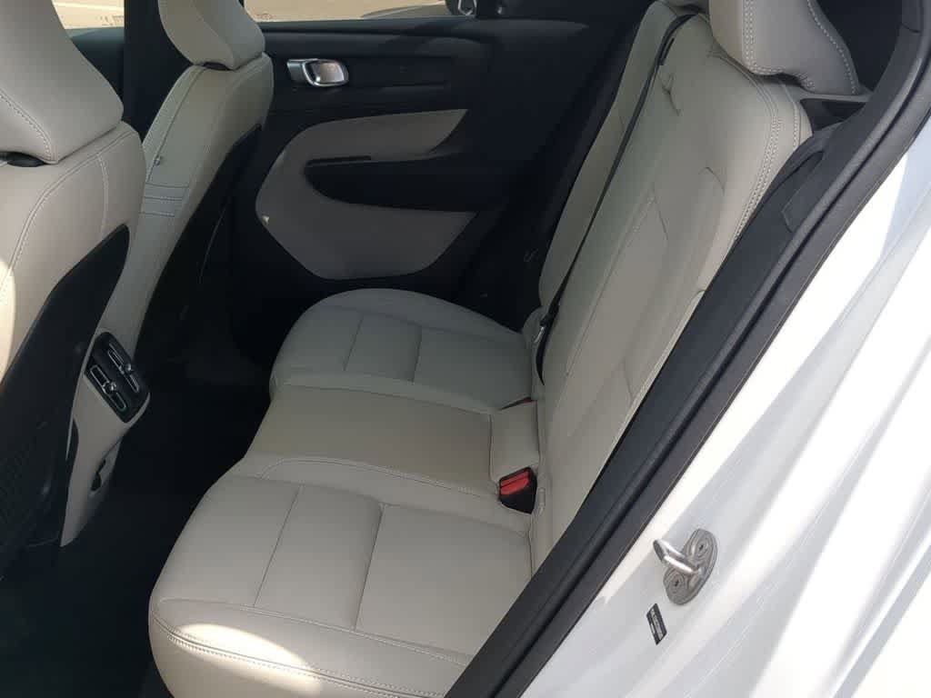 New 2026 Volvo XC40 B5 Plus w/ Climate Package AWD/4WD image 18