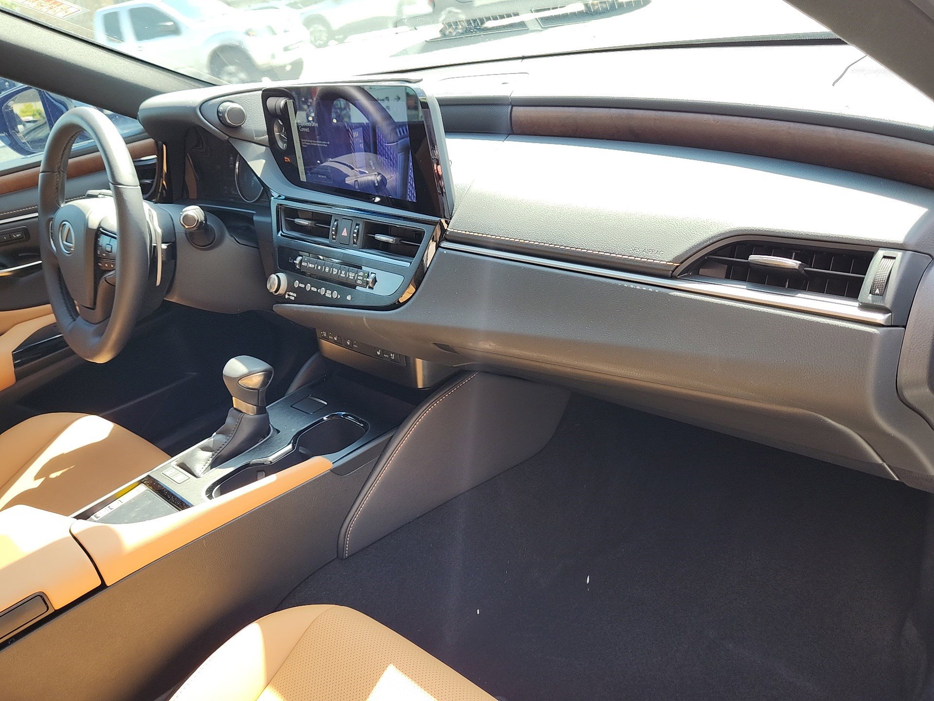 Used 2025 Lexus ES 300h w/ Premium Package image 30