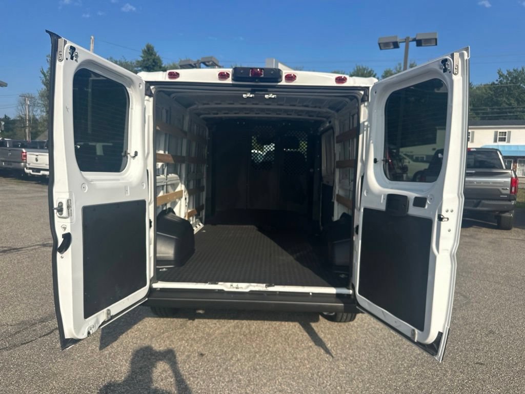 Used 2025 RAM ProMaster 2500 w/ U-Haul Equipment Group FWD image 29