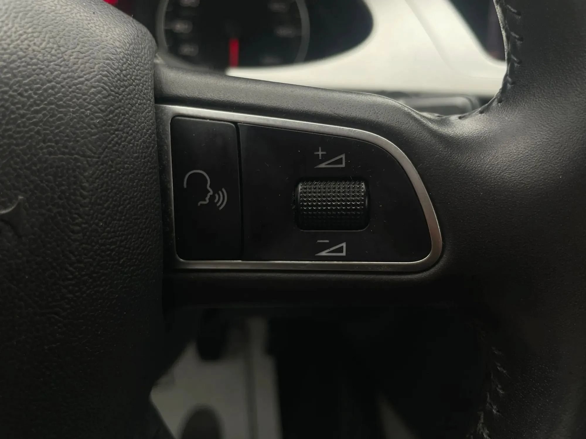 Used 2010 Audi A4 2.0T Premium AWD/4WD image 31