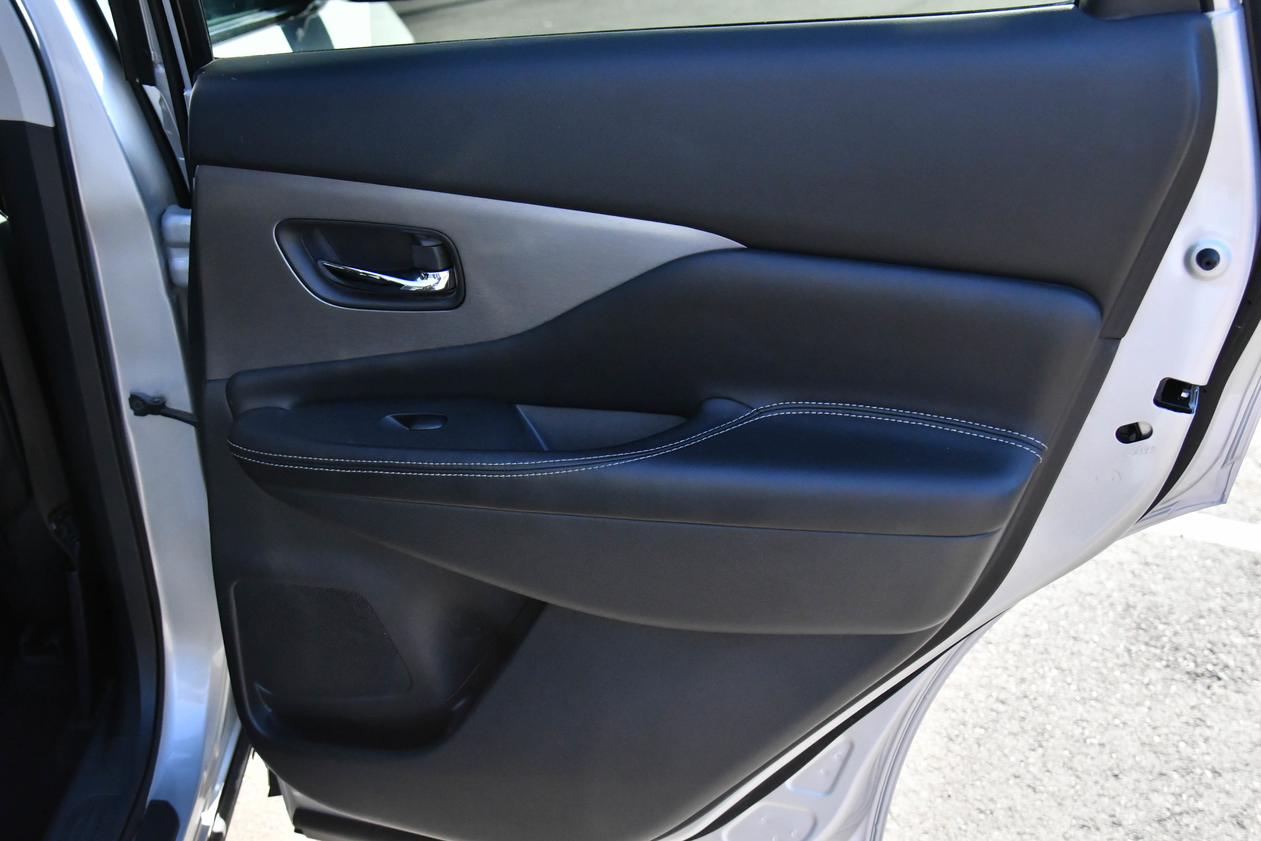 Used 2023 Nissan Murano SV image 39