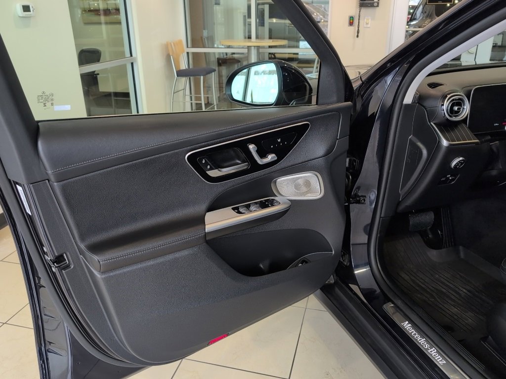 Used 2023 Mercedes-Benz GLC 300 4MATIC image 8
