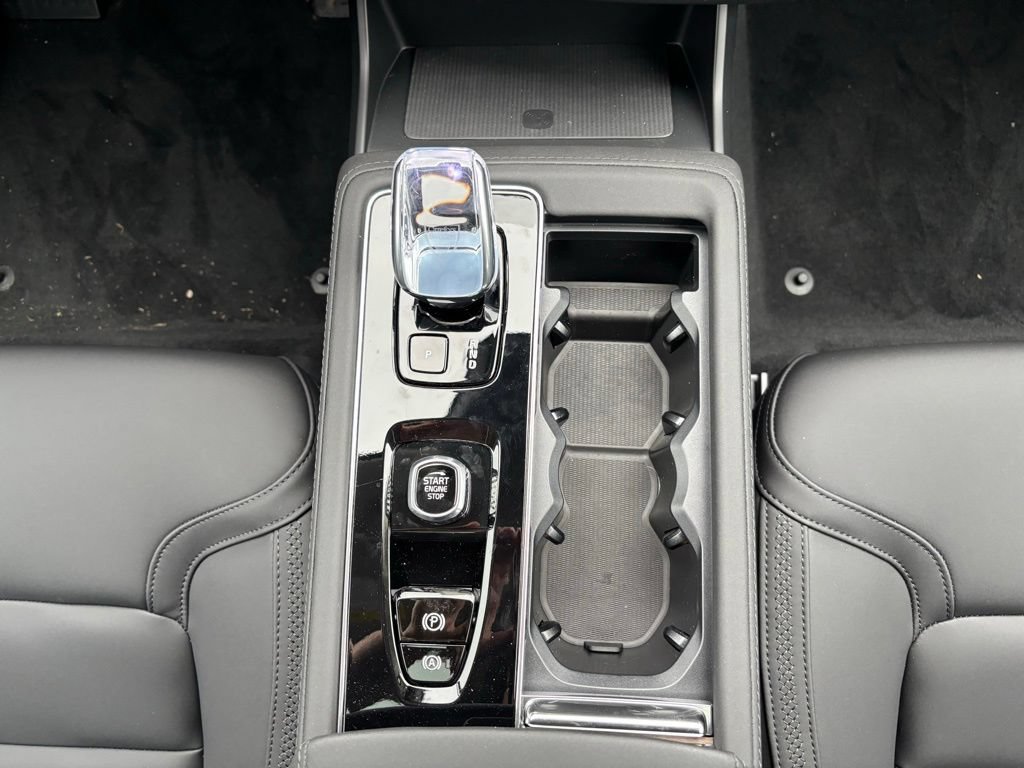 New 2026 Volvo XC90 B6 Core w/ Protection Package AWD/4WD image 13