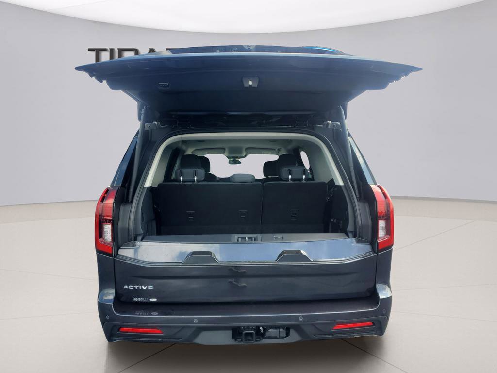 New 2025 Ford Expedition Active image 9