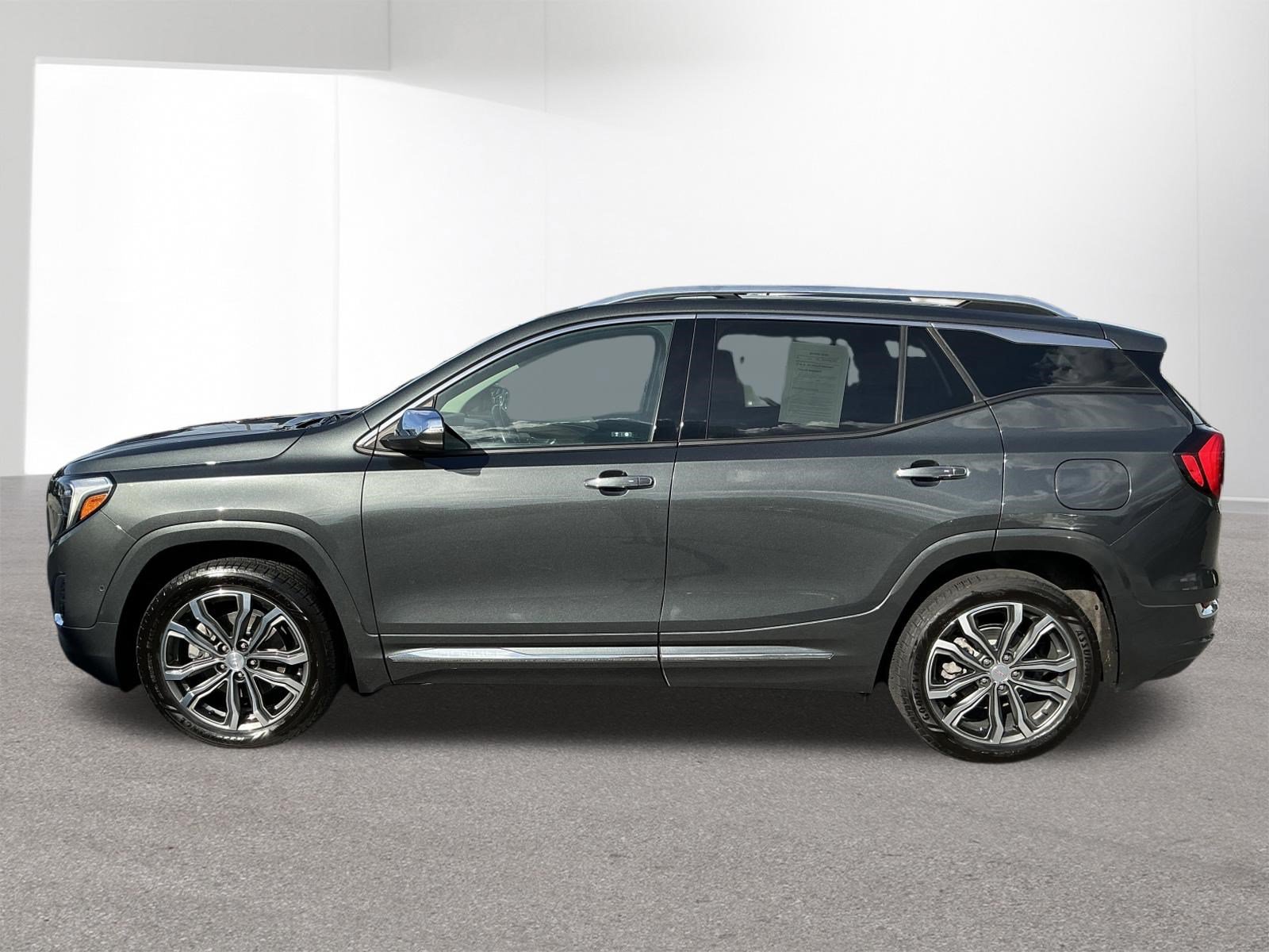 Used 2020 GMC Terrain Denali w/ Denali Premium Package AWD/4WD image 6